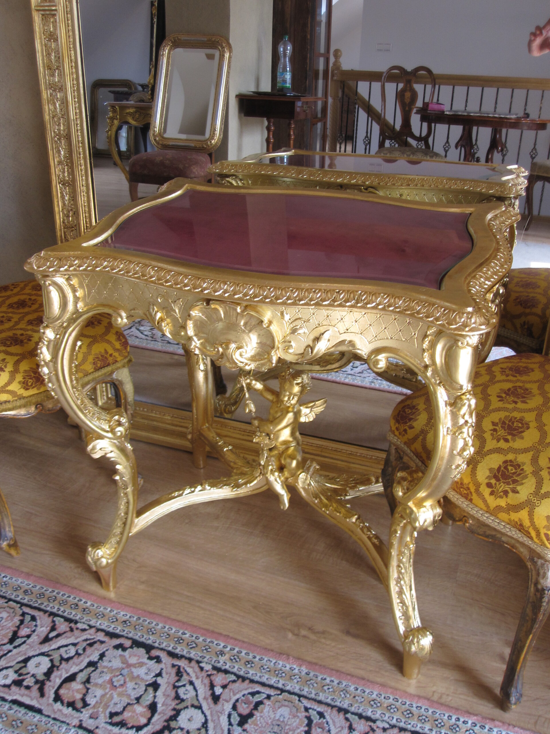 Pozlacovanie a patinovanie