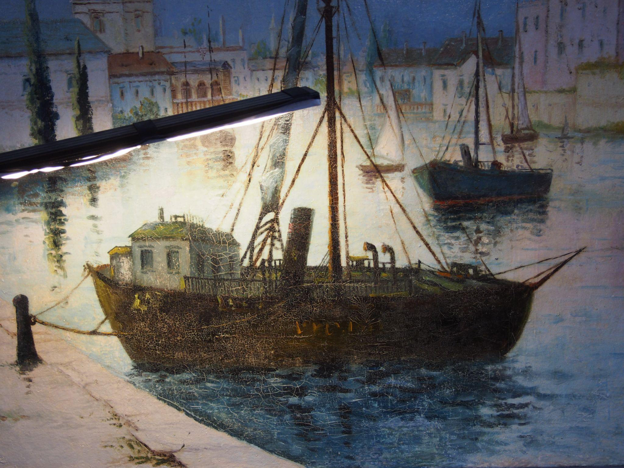 Detail lode počas re&scaron;taurovania &mdash; obnoven&eacute; farby a detaily