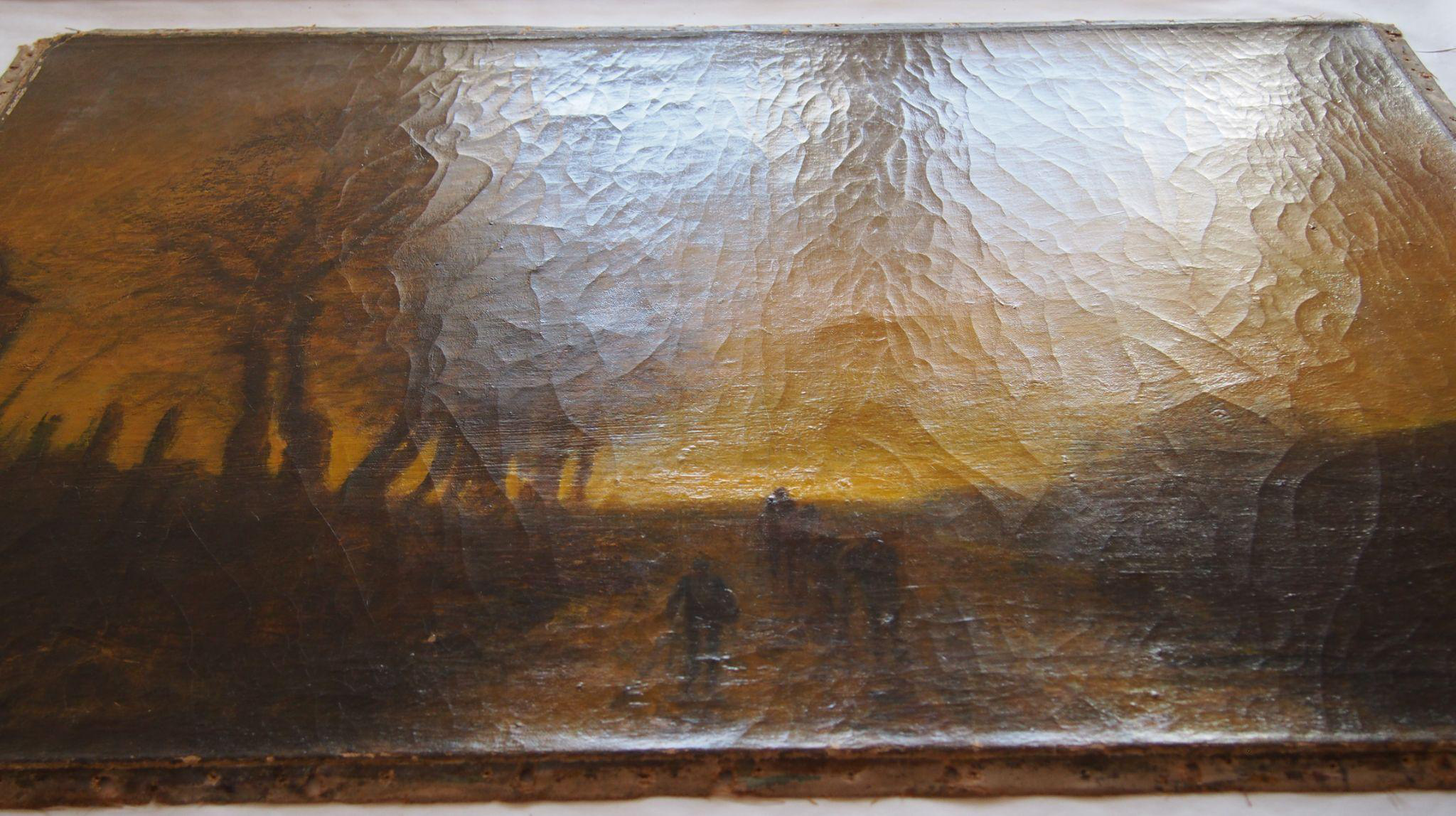 Detail rozsiahleho kraklovania z bočn&eacute;ho pohľadu