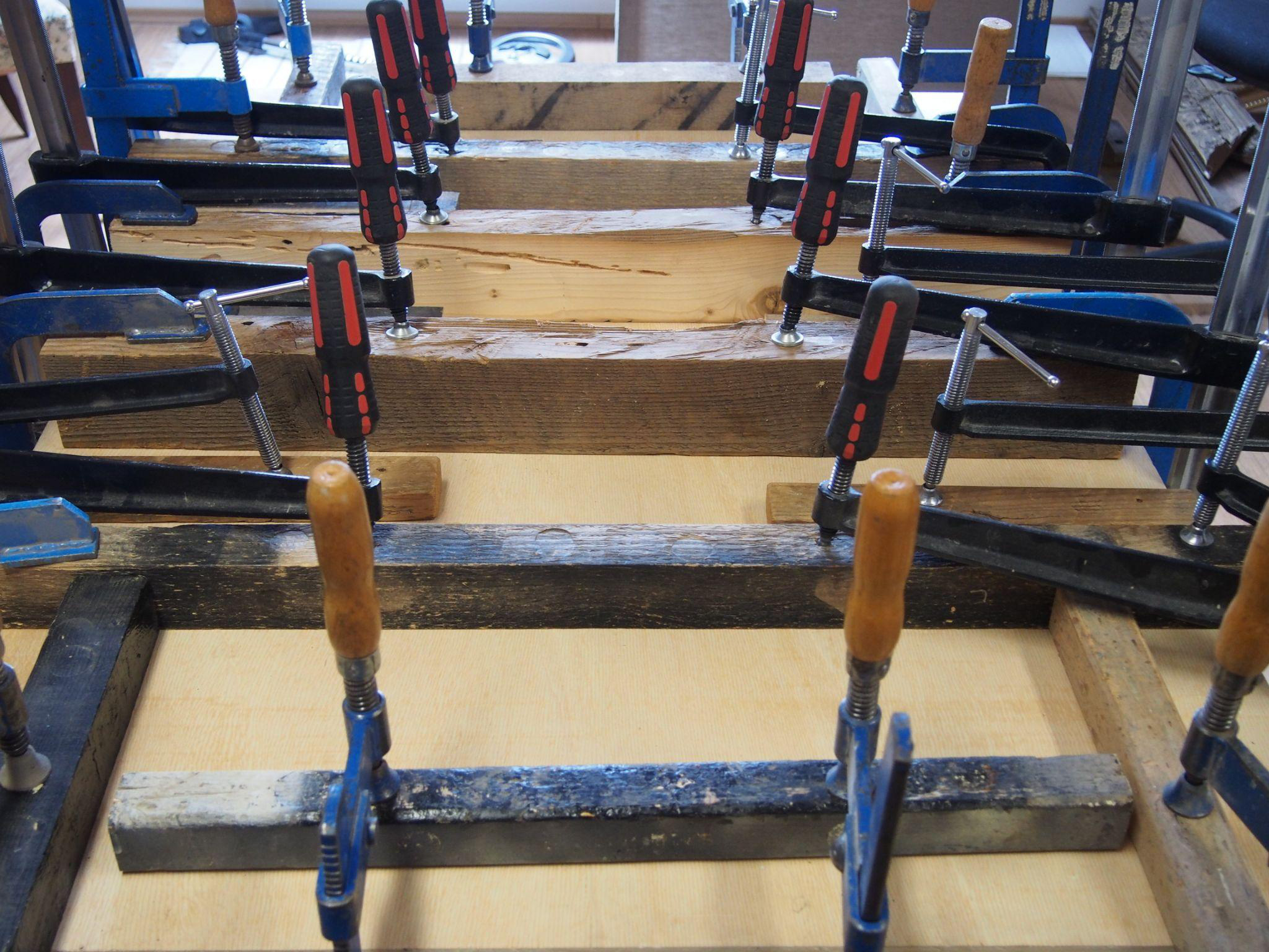 Dielo upevnen&eacute; v lise počas vyrovn&aacute;vania